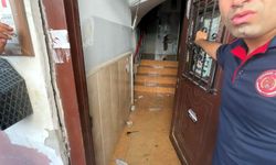 Avcılar'da boşaltılan sitedeki su saatini söktü; binayı su basınca asansörde kaldı