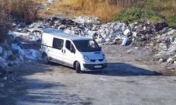 Avcılar'da kaçak moloz döken 2 araç sahibine 100 bin lira ceza