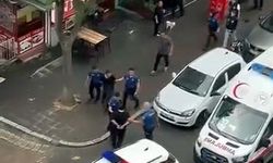 Avcılar'da kavga sırasında bıçak istedi; alamayınca masa ve sandalyeleri devirdi