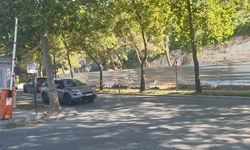 Bahçeşehir'de TIR'ın dorsesindeki konteyner, cipin üzerine devrildi
