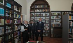 Bakan Ersoy, bilim tarihçisi Prof. Dr. Fazlıoğlu'nu ziyaret etti