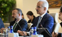 Bakan Uraloğlu, Pakistanlı mevkidaşı Abbasi ile bir araya geldi
