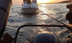 Beylikdüzü açıklarında makine arızası yapan tekne kurtarıldı