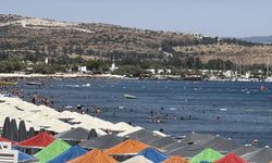 Bodrum'da sıcak havada turistlerin deniz keyfi