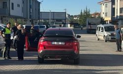 Bursa'da koşarak yola çıkan çocuğa otomobilin çarptığı kaza kamerada