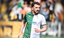 Bursaspor orta saha oyuncusu Hakkı Türker ile yollarını ayırdı