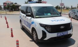 Cam silerken 1'inci kattan düşüp ağır yaralandı