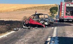 Çarpışan otomobillerden biri alev aldı: 1 ölü, 2 yaralı