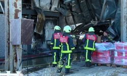 Çatalca'da kimyasal fabrikasında yangın: 1 işçi yaralandı / Dron görüntüsüyle geniş haber