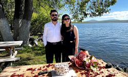Çıldır Gölü'nde teknede evlilik teklifi