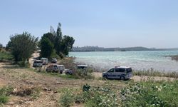 Çocuğunun terliğini almak için girdiği baraj gölünde boğuldu