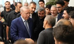 Cumhurbaşkanı Erdoğan, AK Parti İstanbul İl Başkanlığı'nı ziyaret etti