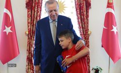 Cumhurbaşkanı Erdoğan, 'Nefret Etme, Kek Yap' kampanyasıyla tanınan otizmli Joshua Harris'i kabul etti