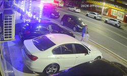 Dükkan önünde mama kutusu hırsızlığı kamerada
