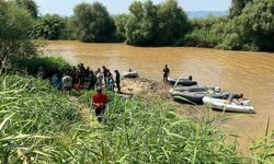 Eda ve Şahin'in nehirde akıntıya kapıldıkları anlar kamerada (2)