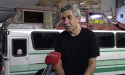 Ekibiyle yaptığı minyatür otobüsüne gözü gibi bakıyor
