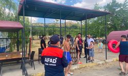 Elazığ'da batan kayıktaki 7 kişi kurtarıldı