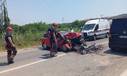 Erdek'te otomobiller kafa kafaya çarpıştı; 1 ölü, 2 yaralı