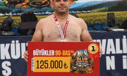 Erzurum'da Akdağ Karakucak Güreşleri'nin başpehlivanı Kenan Gör oldu