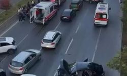 Esenler'de 5 aracın karıştığı zincirleme kaza kamerada: 3 yaralı
