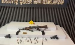 Eyüpsultan'da durdurulan motosiklette uzun namlulu silah ve el yapımı bomba ele geçirildi: 3 tutuklama