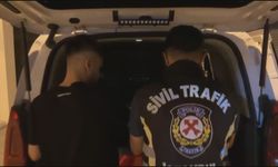 Fatih'te yol kesen sürücü kamerayı görünce ters yönden kaçtı; 252 bin lira ceza