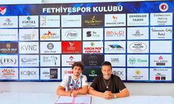 Fethiyespor'da Bora imzaladı