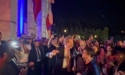 Fransa ve Belçika büyükelçilerinden 'Erik Dalı' performansı