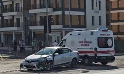 Gaziantep'te iki otomobil çarpıştı; 4 yaralı