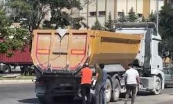 İşçi servis minibüsü, kamyona arkadan çarptı: 11 yaralı