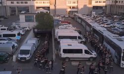 İstanbul merkezli 12 ilde 4 ayrı suç örgütüne operasyonda gözaltına alınan 103 şüpheli adliyeye sevk edildi