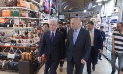 İstanbul Valisi Davut Gül, Kapalıçarşı'da esnafla buluştu