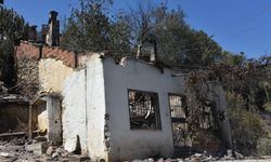 İzmir'deki yangında evini kaybetmişti; afet konutlarındaki yeni evi için gün sayıyor / Ek fotoğraflar