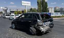 Kayseri'de yolcu minibüsü ile otomobil çarpıştı: 8 yaralı