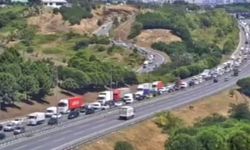 Küçükçekmece'de otomobile arkadan çarpan motosikletli hayatını kaybetti