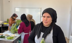 Midyatlı kadınlar, coğrafi işaretli acurun turşusunu kuruyor