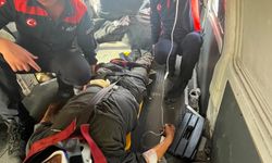 Minibüs ile otomobil çarpıştı: 7 yaralı