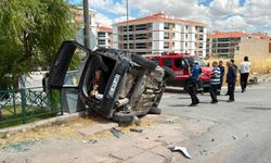 Minibüs ile otomobil çarpıştı; 8 yaralı