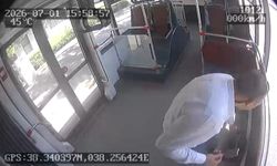Otobüste unutulan içinde ziynet eşyası olan çantayı şoför sahibine ulaştırdı