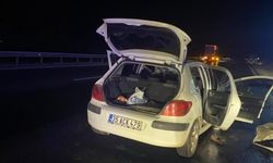 Otomobil kamyona çarptı: 1 ölü, 2'si çocuk 3 yaralı
