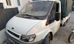 Pazarcı, ucuz karpuz satan rakip esnafın kamyonetinin camlarını kırdı