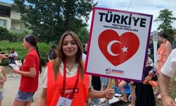 Rize'deki festivalde 12 ülkeden katılımcılar tahta arabalarla yarıştı