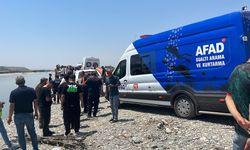 Serinlemek için girdiği çayda kayboldu