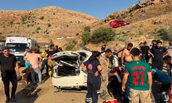 Şırnak'ta otomobil şarampole devrildi: 2 ölü, 2 ağır yaralı (2)