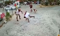Sokakta çıkan tartışmada birbirini bıçakladılar; o anlar kamerada