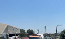 Sulama kanalına uçan otomobildeki anne ve 2 çocuğu kurtarıldı