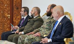 Suriye Cumhurbaşkanı Şara, Fransa Cumhurbaşkanı Macron ile görüştü