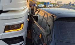 Tanker ile otomobil çarpıştı: 6 yaralı