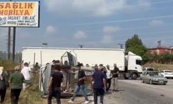 Tanker ile otomobilin çarpıştığı kaza kamerada; 2 yaralı