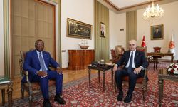 TBMM Başkanı Kurtulmuş, Kamerun Ankara Büyükelçisi Tchatchouwo'yu kabul etti